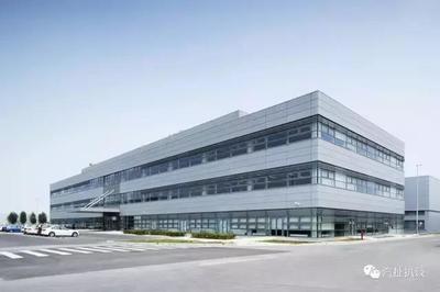 领先奔驰三年 宝马加码高压动力电池，竞逐电动化时代头把交椅